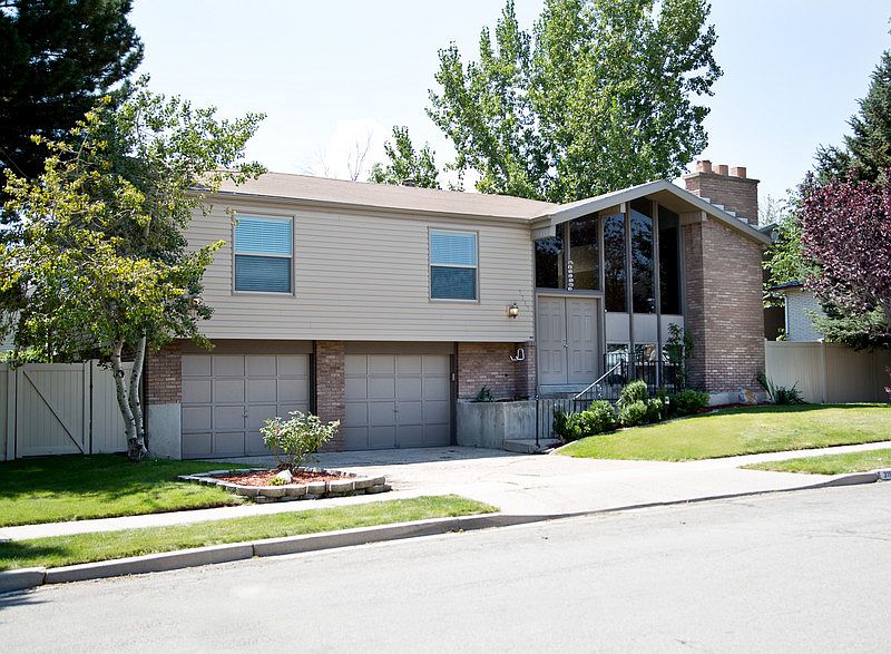 1st image of 3163 W Danube Dr