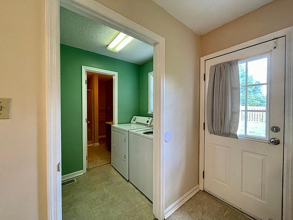 4th image of 7226 Howard Bennett Way