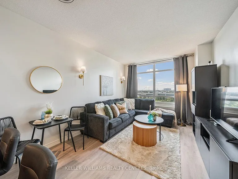 9245 Jane St #902 — Photo 7