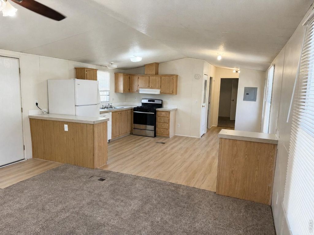 2811 Mango Pl