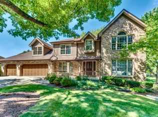 1135 Stuart Ct, Naperville, IL 60540