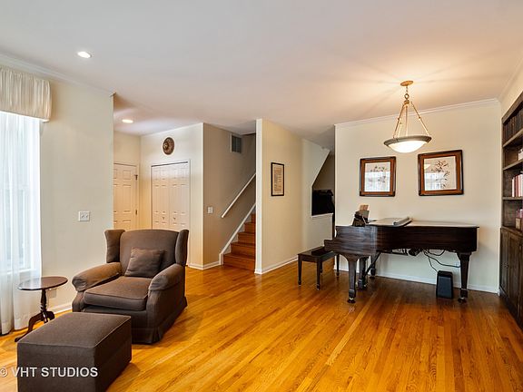 4th image of 4504 W Hutchinson St