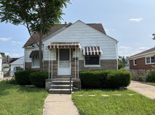 8244 Sterling St, Center Line, MI 48015