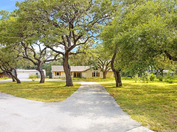 4 Pulliam Dr, Pleasanton, TX 78064