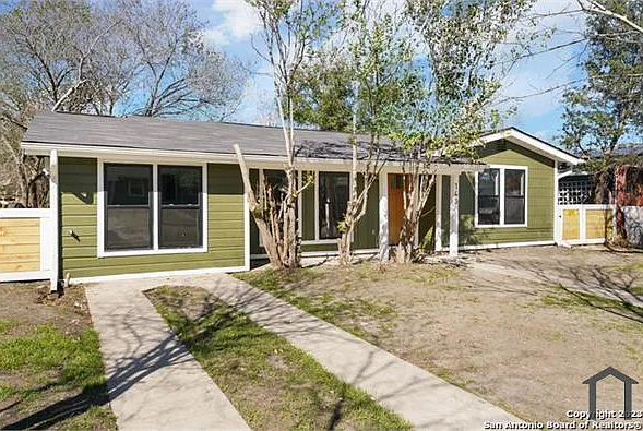 4 bed, 1438 sqft, $2,250 — Photo 3