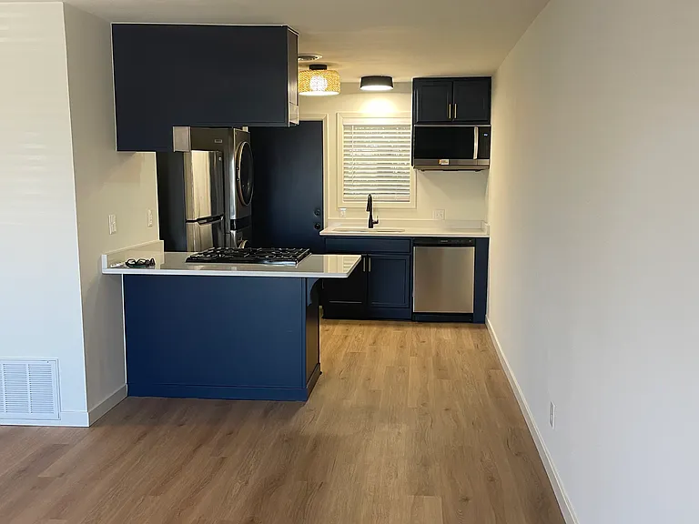 481 W Spruce St #481 — Photo 2