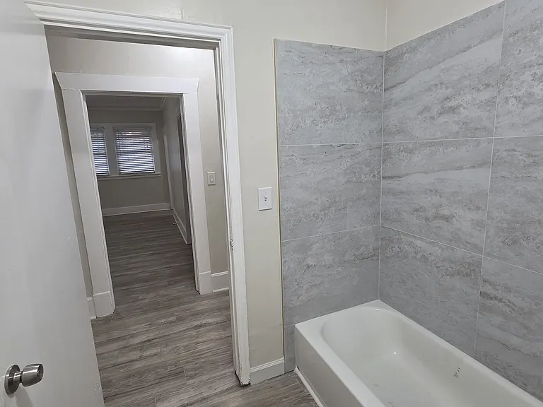 2805 S Jennings Ave — Photo 11