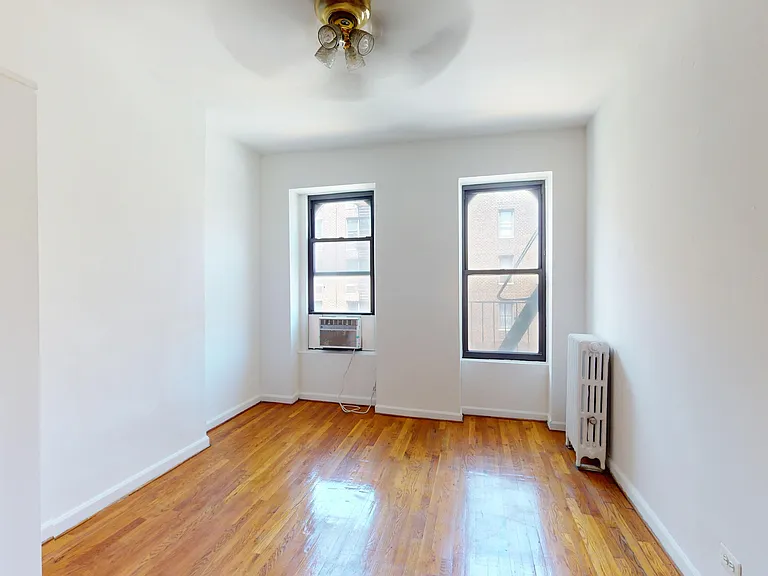 1443 York Ave #4N — Photo 3