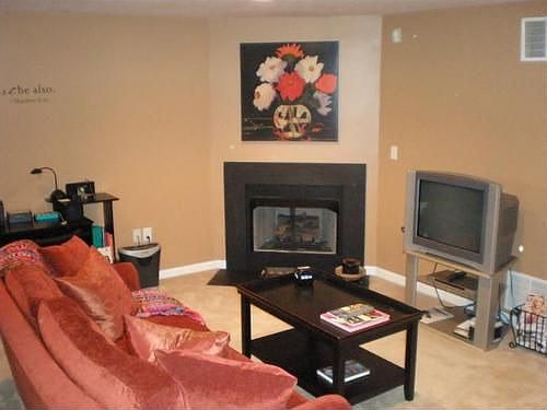 3rd image of 389 Douglasfir Dr