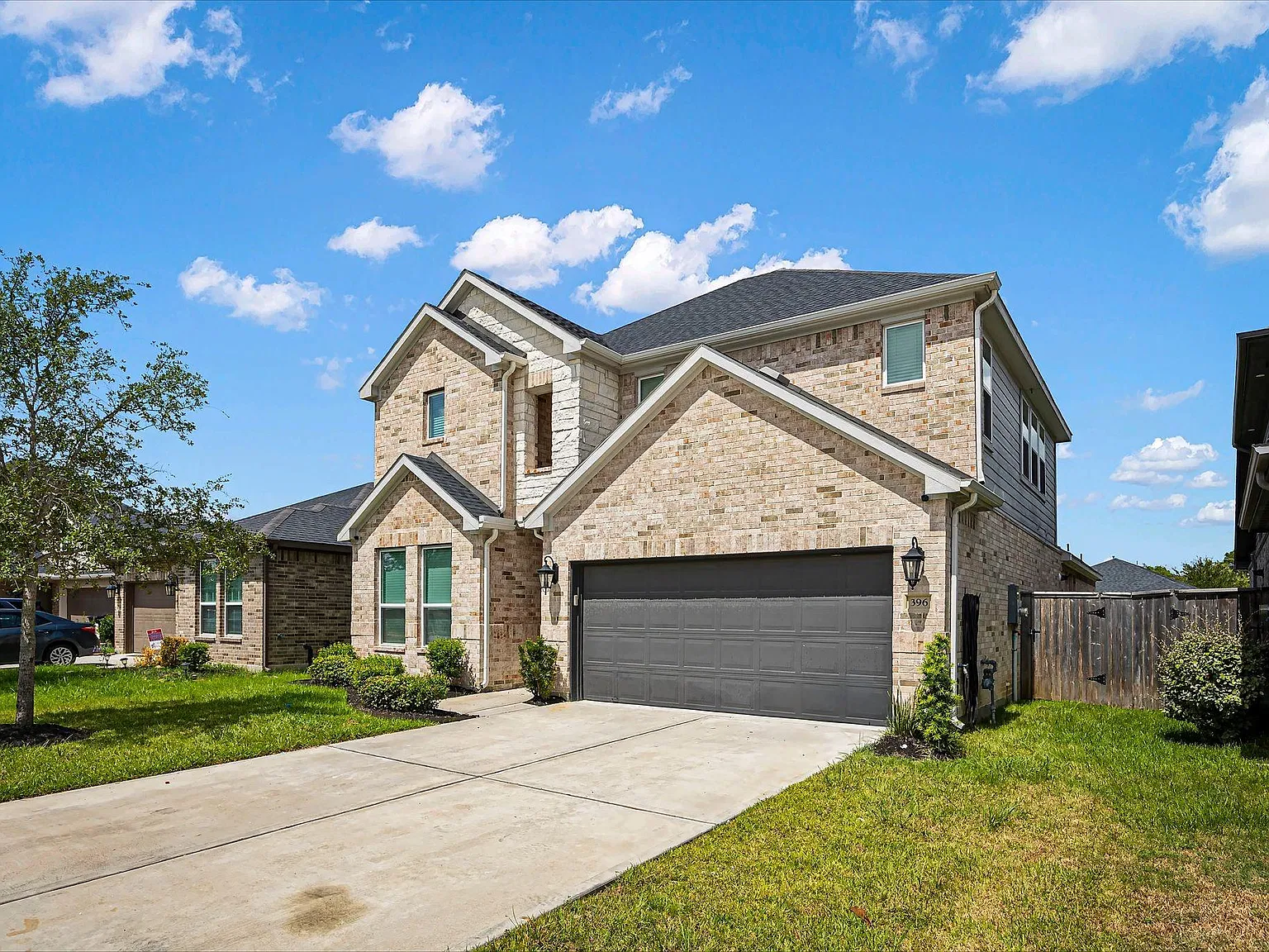 4 bed, 2.5 bath, 2681 sqft, $2,999 — Photo 3