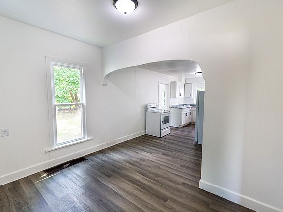 4th image of 1001 W Garfield Ave