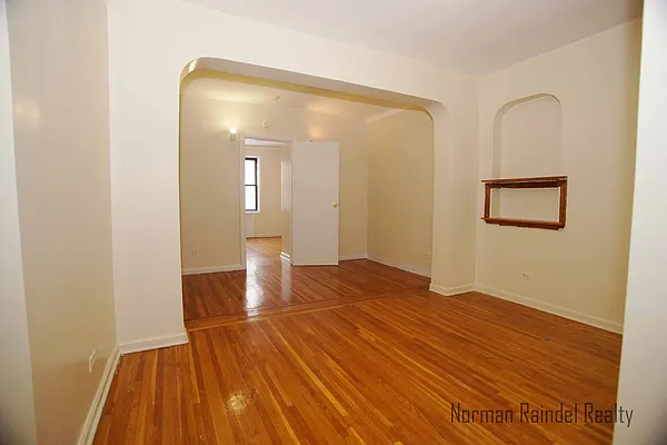 Rented by Norman Raindel, LREB | media 28