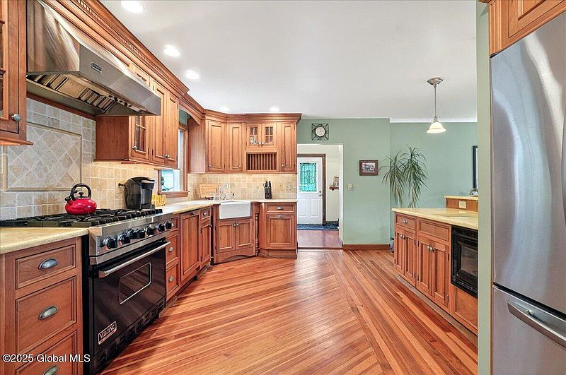 5th image of 48 Church Hill Road