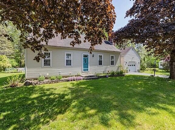 3rd image of 143 Farview Drive