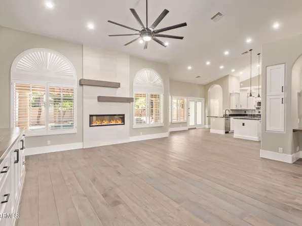 1317 E TREASURE COVE Drive, Gilbert, AZ 85234