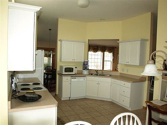 4th image of 33 Waverly Pl