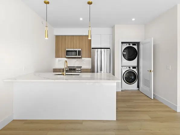 4525 Bergenwood Avenue image 46 of 74