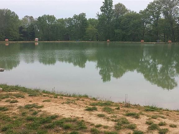 3rd image of 176 Kenny Perry Dr