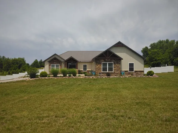 101 NW Mill Creek Dr, Hamilton, MO 64644