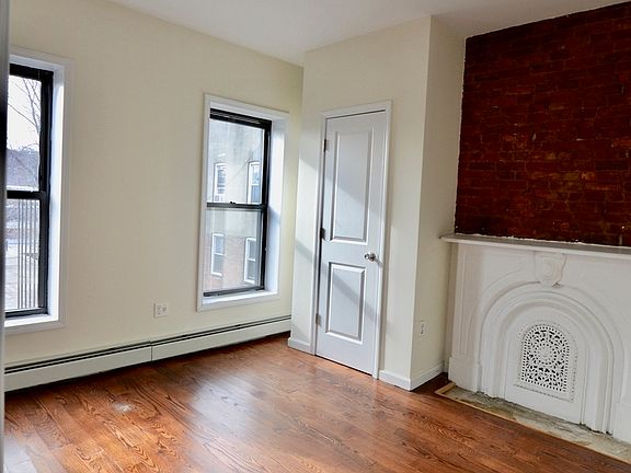 3rd image of 150 Herkimer St #4