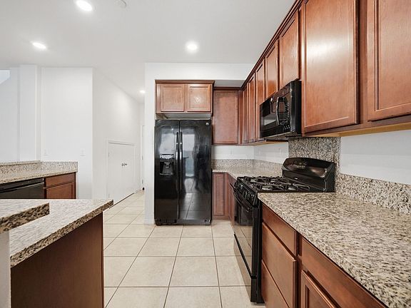 5th image of 3695 Bur Oak Rd