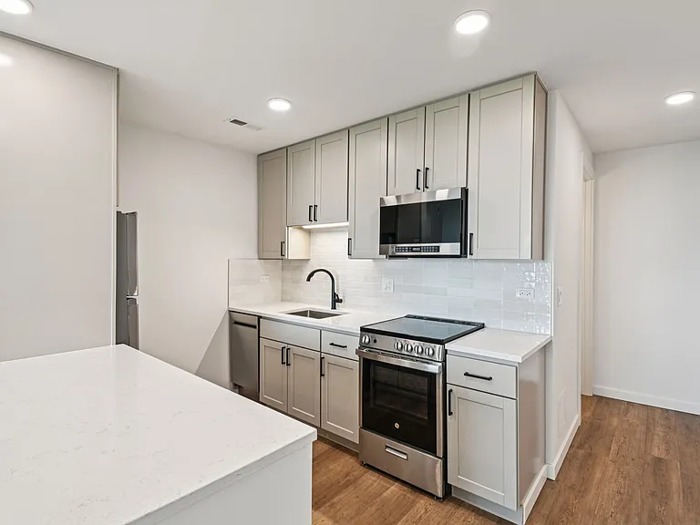 The Nest at Lincoln Park West — Photo 105