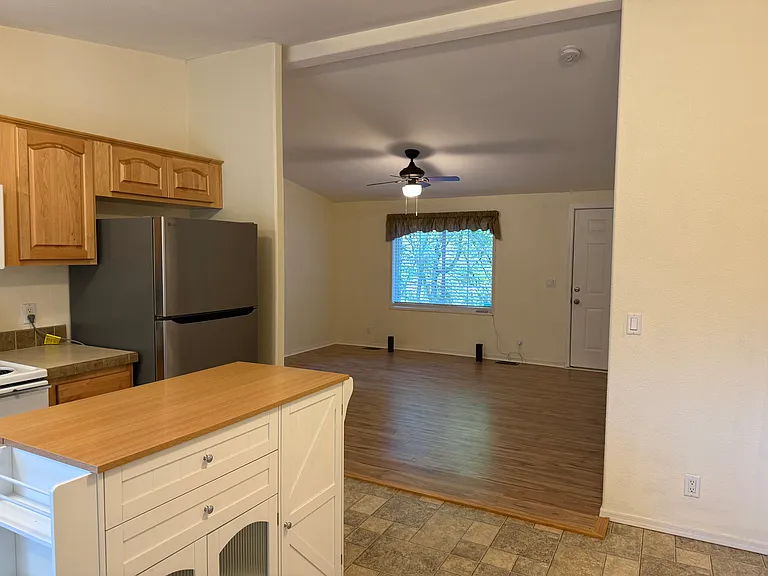 401 NW Commerce St — Photo 19