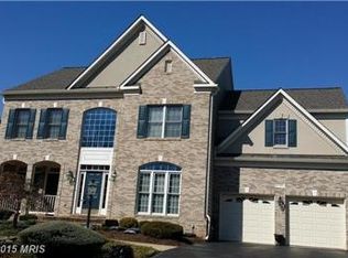 25805 Planting Field Dr, Chantilly, VA 20152