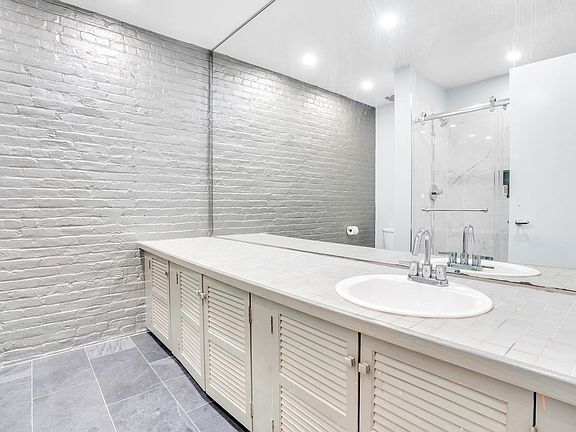 5th image of 363 Greenwich St APT 3C