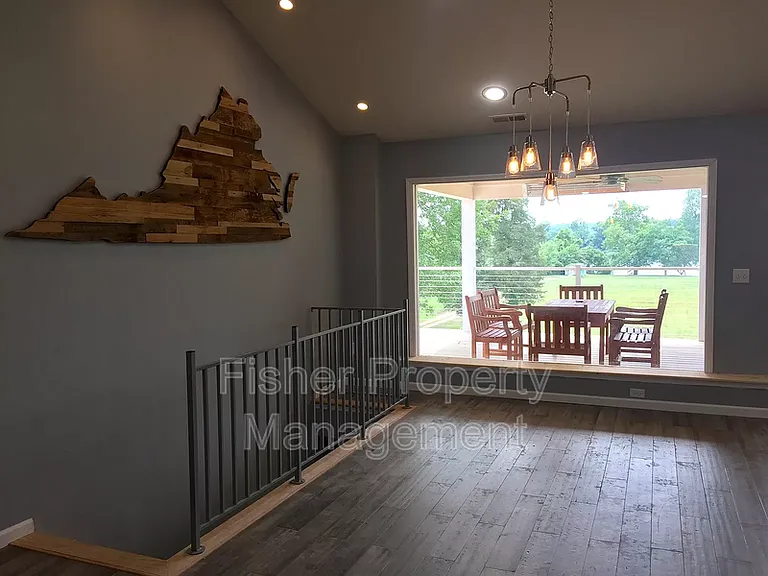 1500 Rustling Cedar Ln — Photo 7