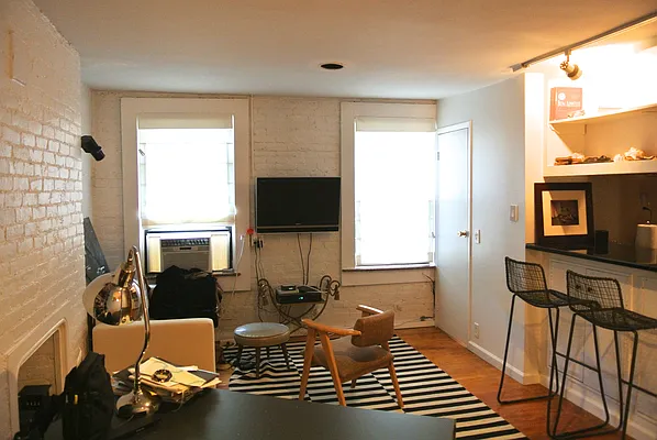 Rented by Veracity NYC LLC | media 17