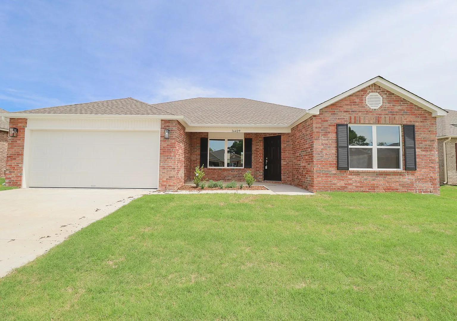 Stunning New Construction Home 4 Bed 2 Bath in Bixby! — Photo 1