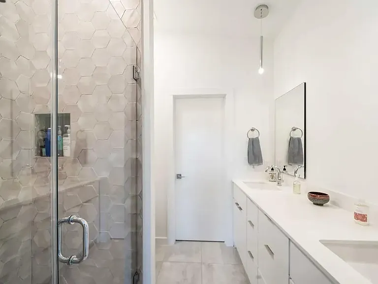 1301 Luna St #2 — Photo 11