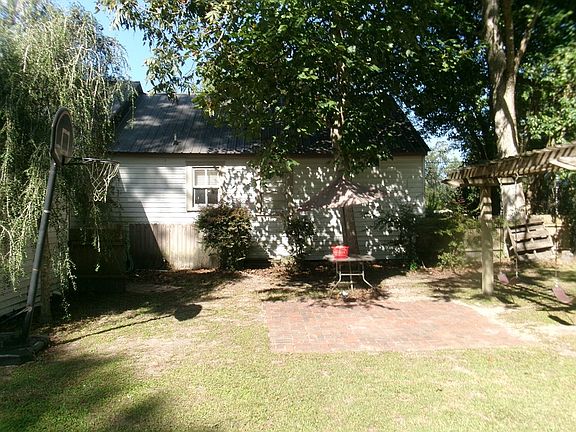 4th image of 1012 S Dogwood Dr