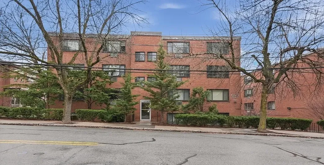 2 bed, 795 sqft, $3,300 — Photo 2