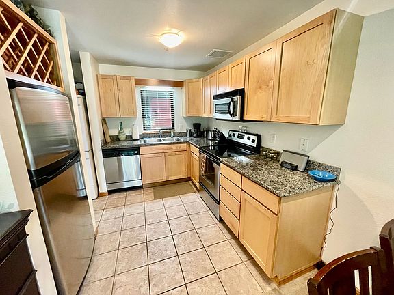 5th image of 730 NW Naito Pkwy #31