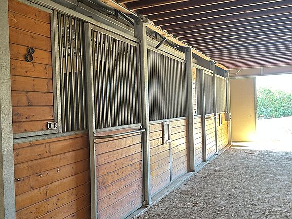 2nd image of 40576 Via Herradura #4