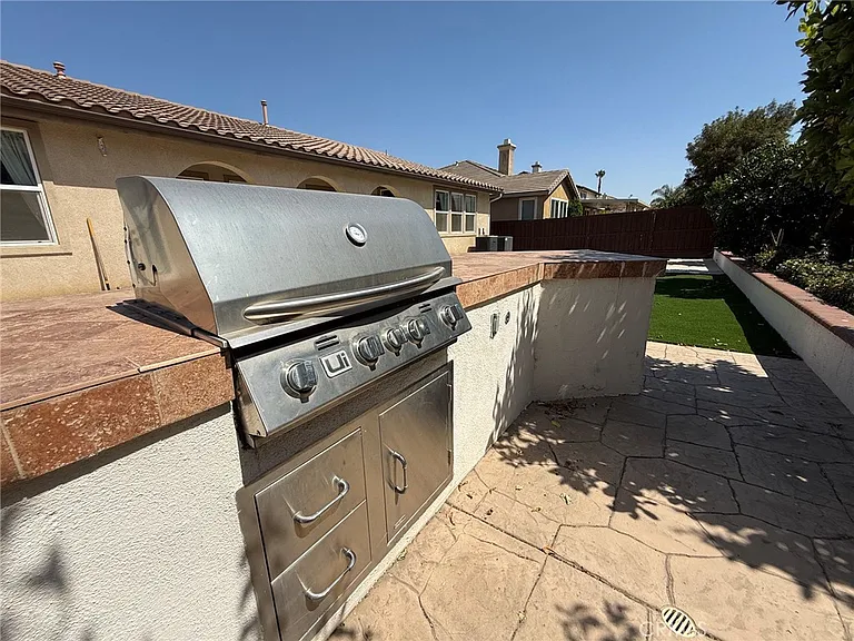 27949 Breakwater Ct — Photo 19