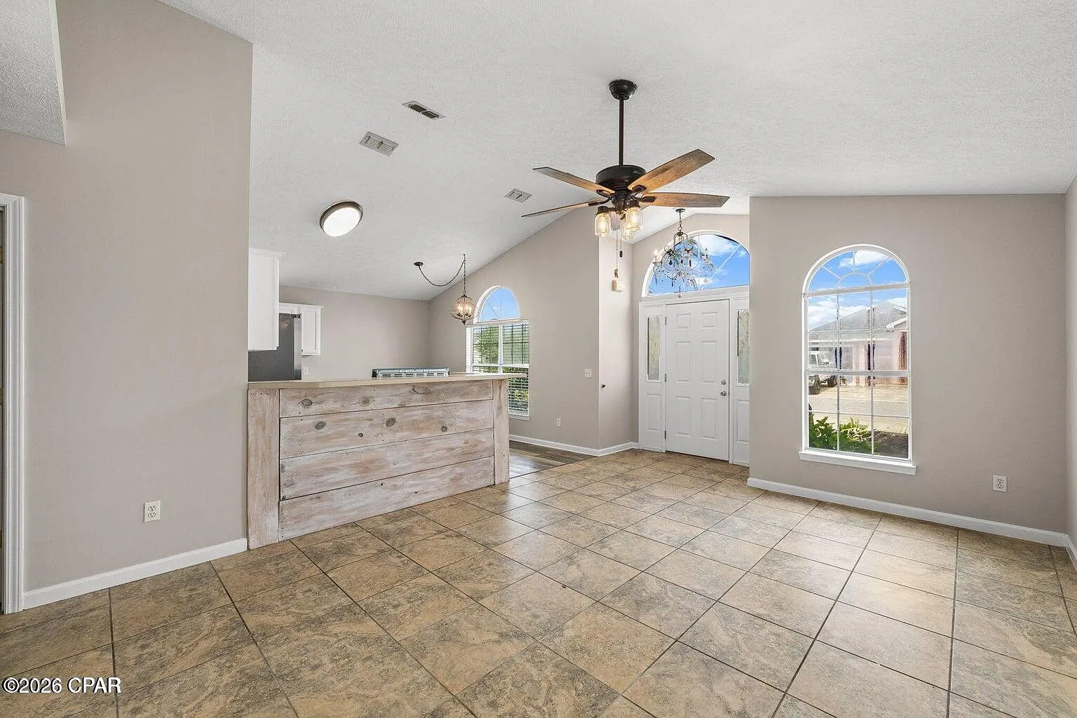 3 bed, 1197 sqft, $2,300 — Photo 4