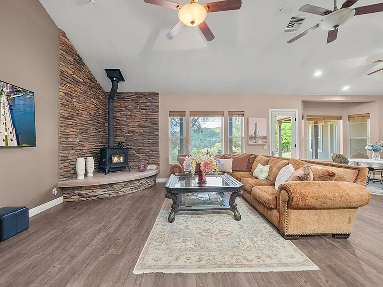 18087 Newview Dr — Photo 21