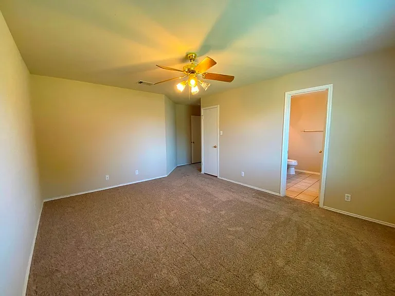 218 Jennifer Ln — Photo 36