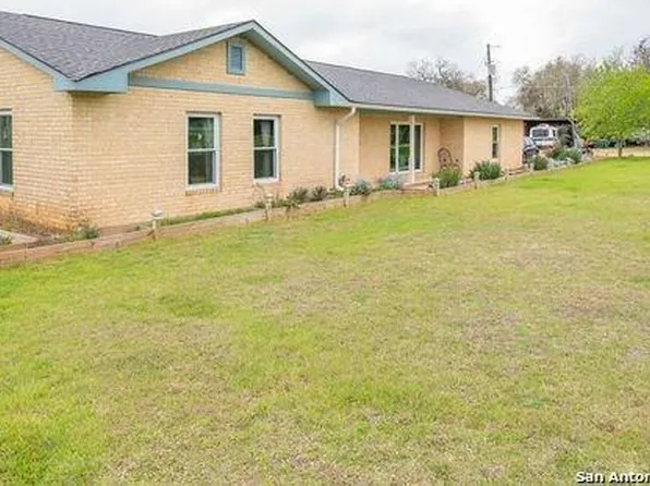 1120 Palomino Ln, San Marcos, TX 78666