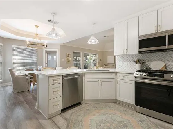 1212 Sycamore Pl, Mandeville, LA 70448