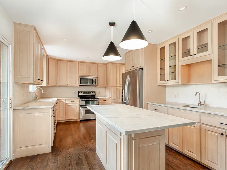 6737 Lakefair Cir — Photo 22