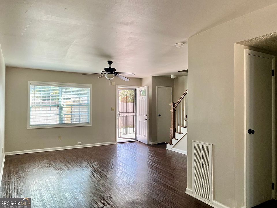 1st image of 493 King Arnold St APT 1