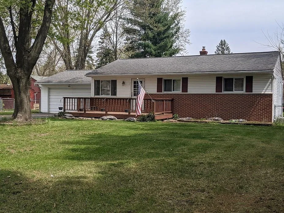 375 Cherryland St photo 1
