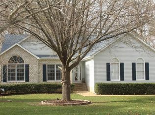 8500 Bay Knolls Ter, Midlothian, VA 23112