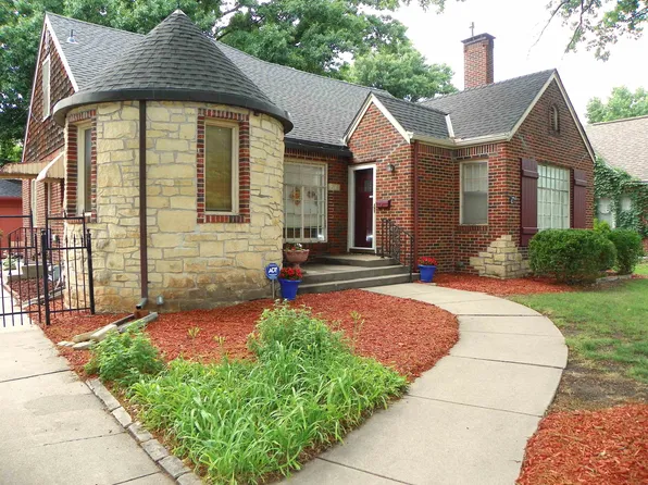207 N Parkwood Ln, Wichita, KS 67208
