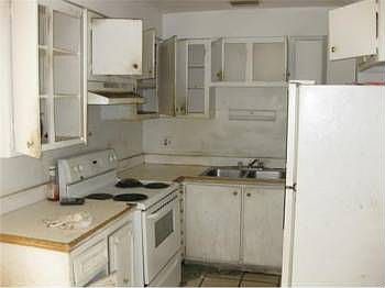 2nd image of 832 Cypress Dr #A