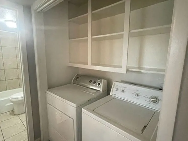 307 Canada St — Photo 10